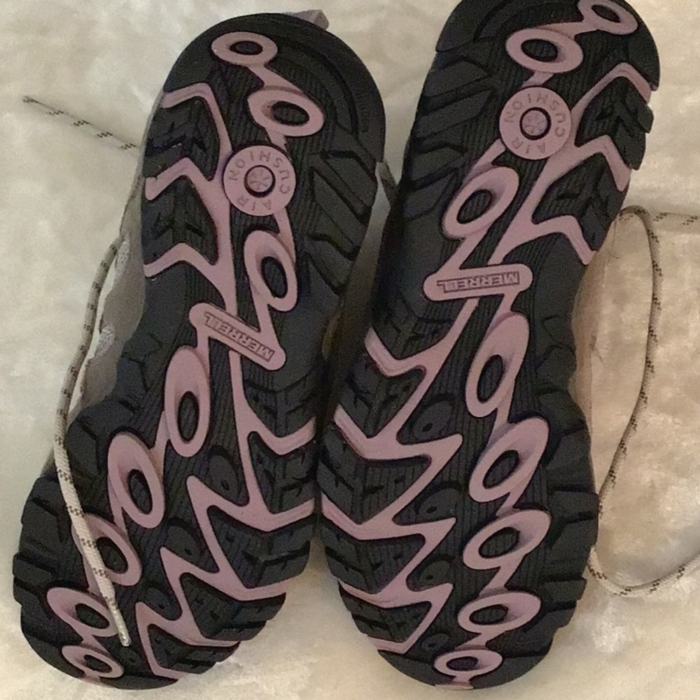 🤑 SALE!  NWOTWomen’s Merrell Rugged Waterproof Hiking Boots Sz 7 1/2 - Picture 2 of 8